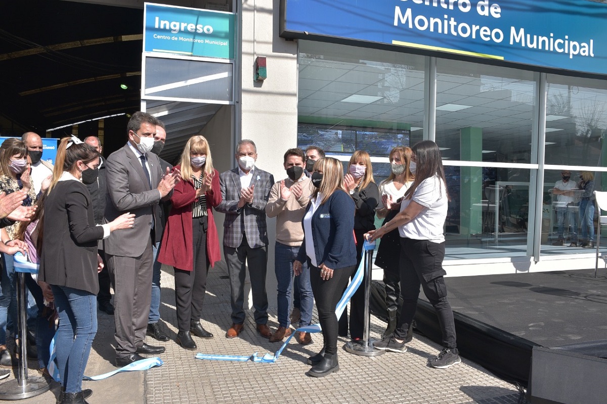 SEGURIDAD: DESCALZO Y MASSA INAUGURARON NUEVO CENTRO DE MONITOREO