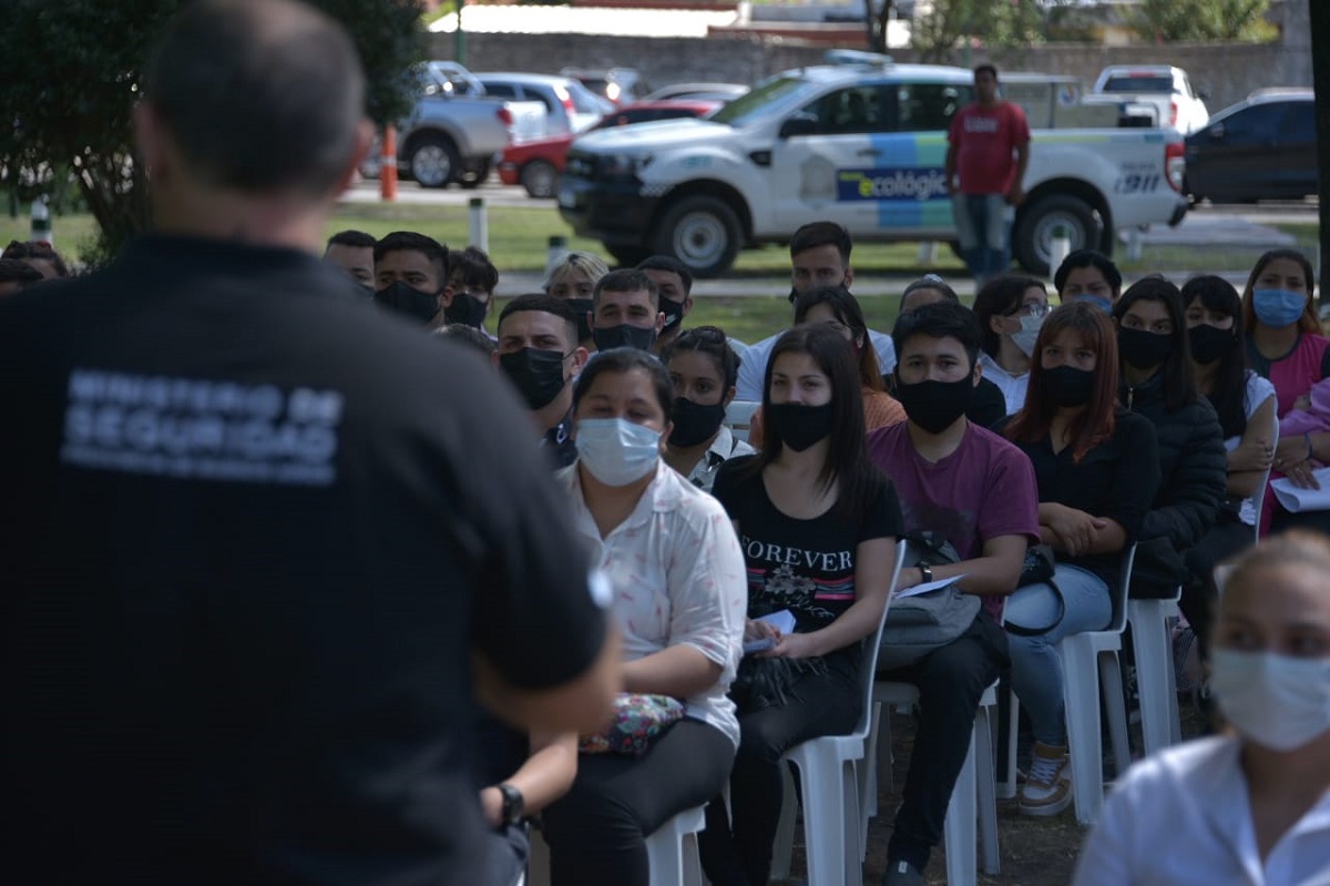 REUNIÓN PARA LA INSCRIPCIÓN EN LA CARRERA POLICIAL