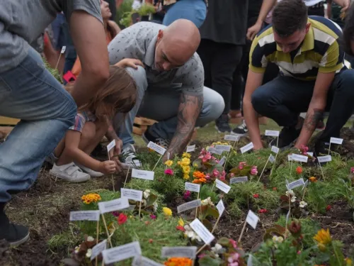 HOMENAJE A LAS VÍCTIMAS DE CROMAÑÓN 