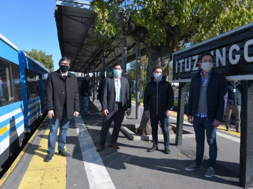 Funcionarios recorren la estación Ituzaingó