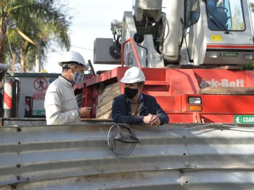 Avanzan obras que beneficiarán a más de 80 mil vecinos de ituzaingó