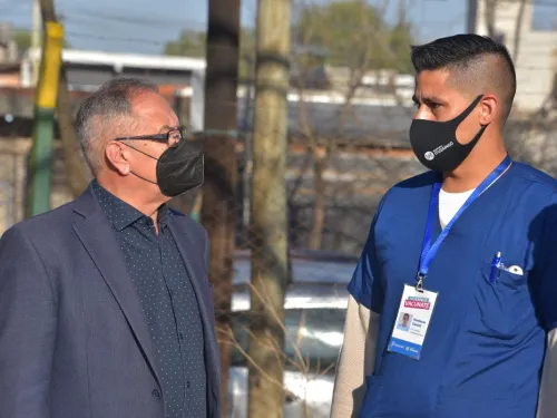 COVID19: DESCALZO VISITÓ VACUNATORIO