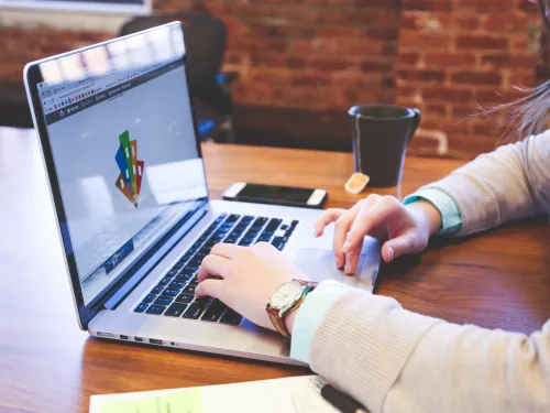 MÁS OPCIONES DE FORMACIÓN A DISTANCIA