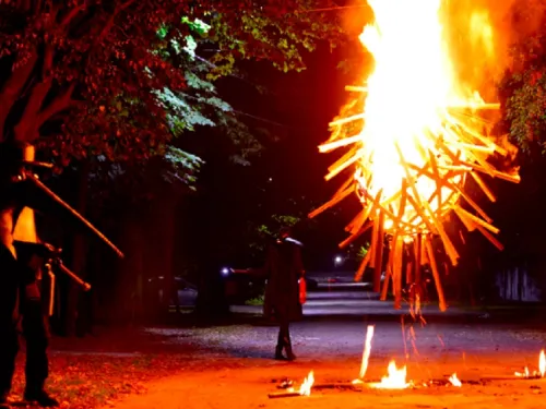 CONSTRUCTORES DE FUEGO EXPONE EN EN LA GALERÍA DE ARTE