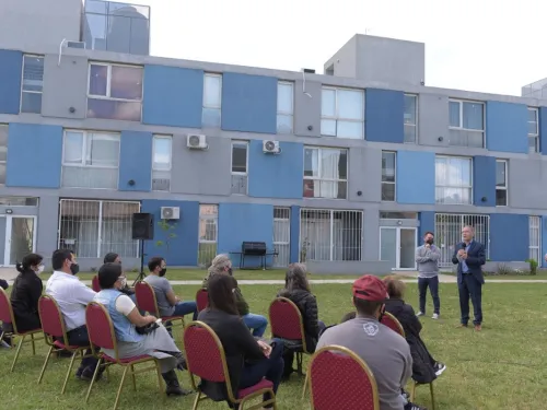 DESCALZO Y MAGGIOTTI ENTREGARON VIVIENDAS Y CRÉDITOS CASA PROPIA