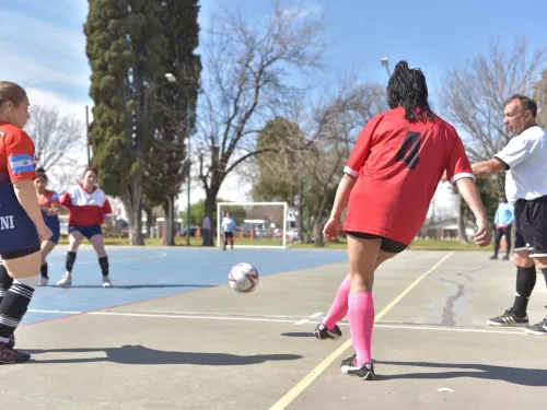 CURSO DE ENTRENADORES Y ENTRENADORAS DE FÚTBOL